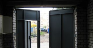 Купить гаражные ворота распашные Дагестанские Огни, цена от 3834 руб.